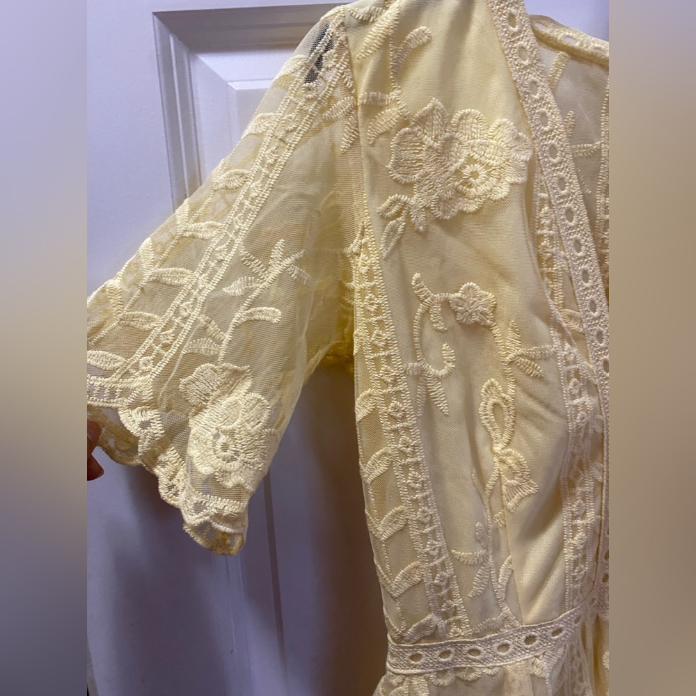Socialite Plunging Lace Romper in Yellow Pastel - Picture 3 of 8